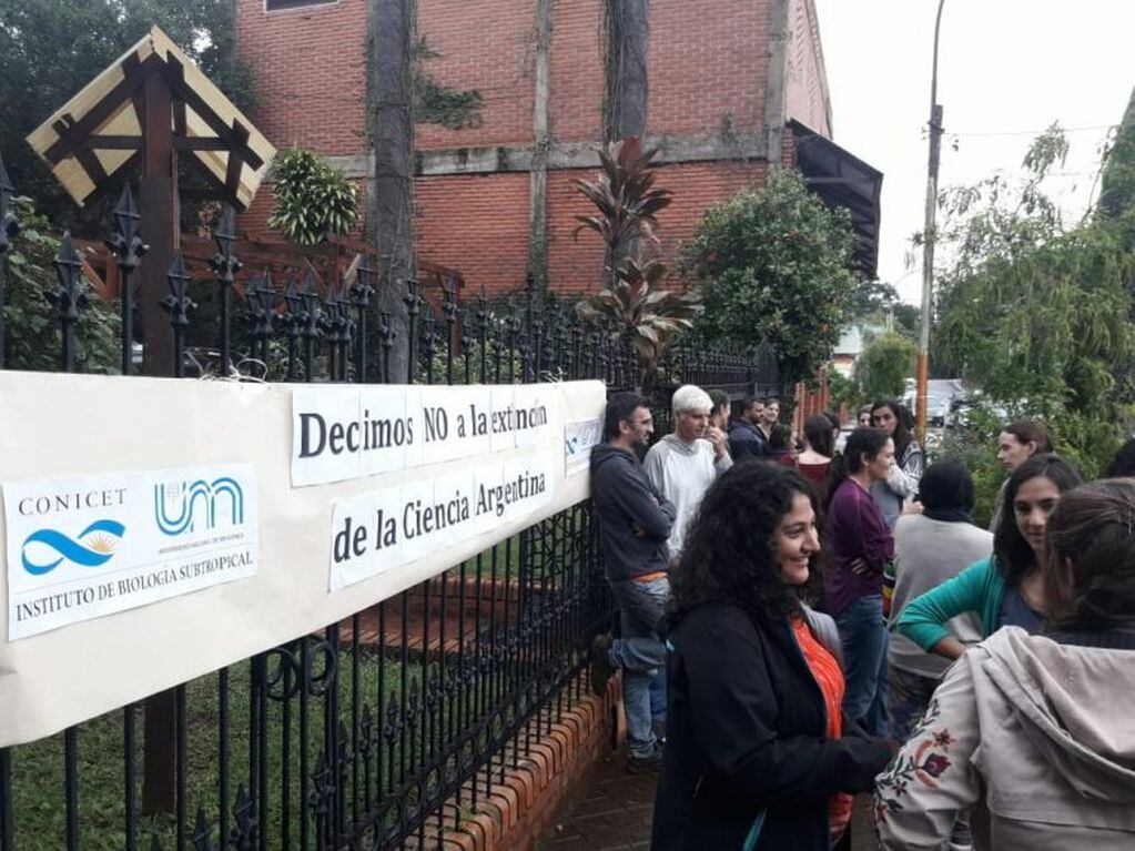 En Iguazú, investigadores marcharon contra el recorte a la Ciencia