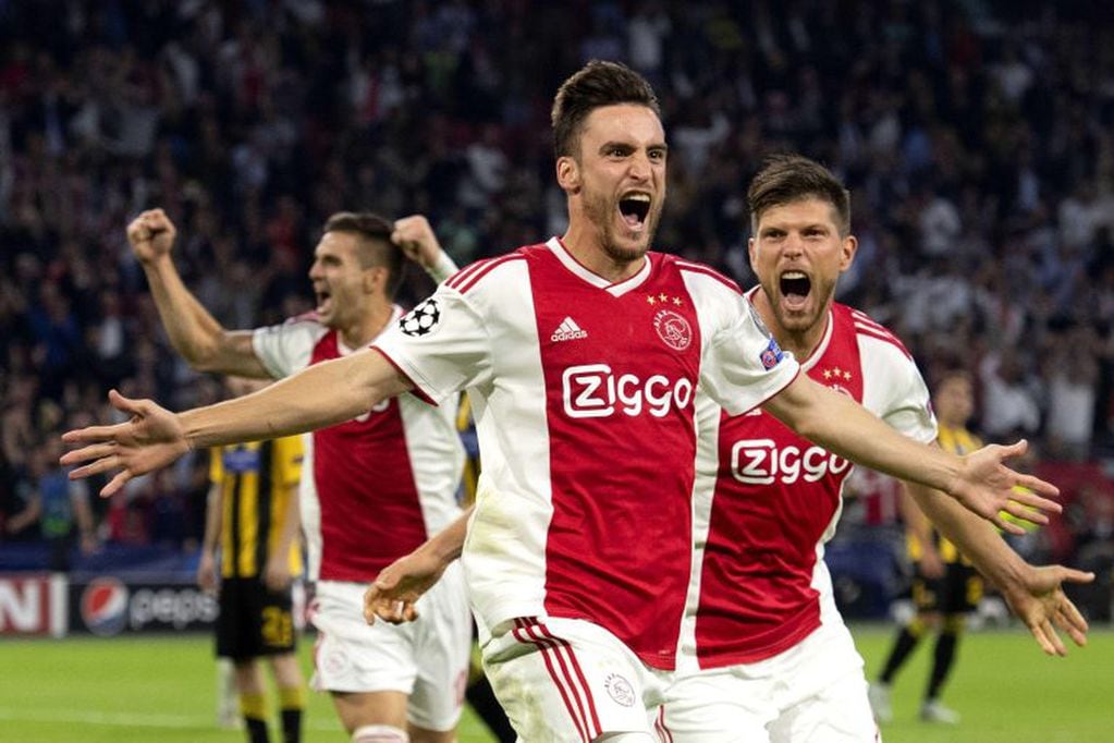 Nicolás Tagliafico anotó un doblete en la victoria del Ajax. Foto: EFE.