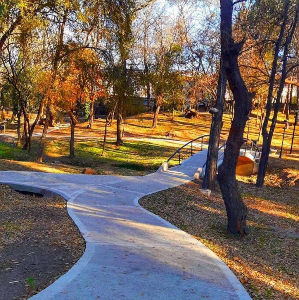 Caminos que invitan a visitar cada rincón del parque.