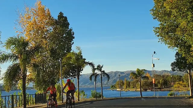 Costanera de Carlos Paz, en otoño 2021.