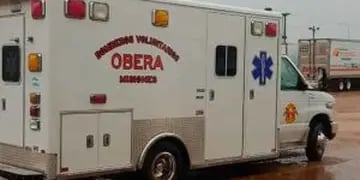 Entregaron una ambulancia traída de Estados Unidos a Bomberos de Oberá