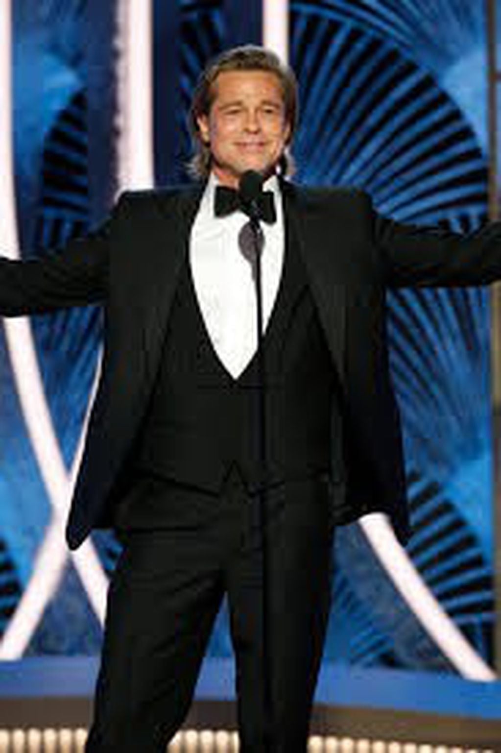 Brad Pitt fue solo a la gala de los Globos de Oro 2020 y aprovechó la entrega para bromear sobre sus romances (Foto: Captura de video)