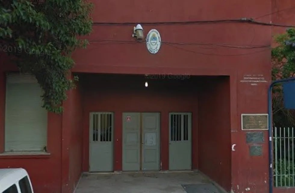 Escuela Domingo Silva de la ciudad de Santa Fe. (Street View)