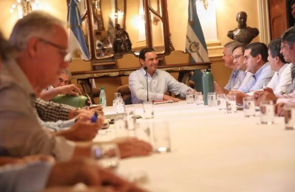 El gobernador de Corrientes se reunió con intendentes radicales. (@gustavovaldesok)