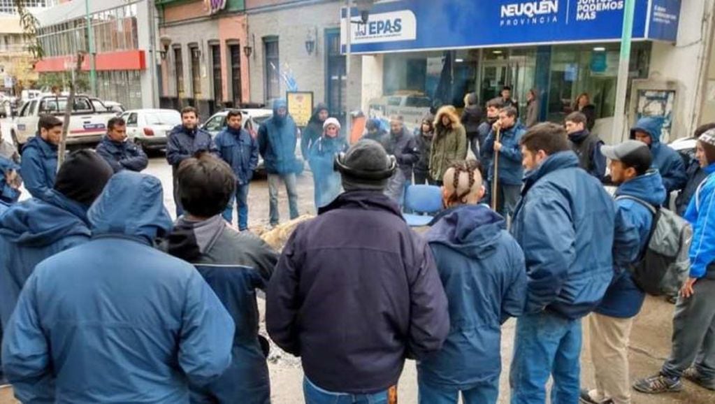 Trabajadores en huelga este jueves en Neuquén (Web)