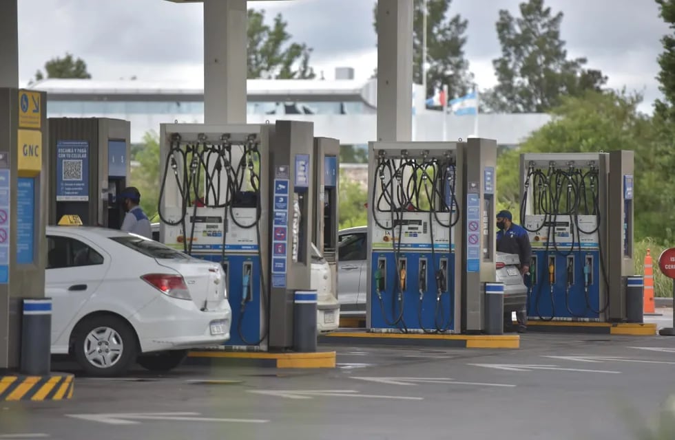 Volvieron aumentar los combustibles en todo el país (Facundo Luque/La Voz).