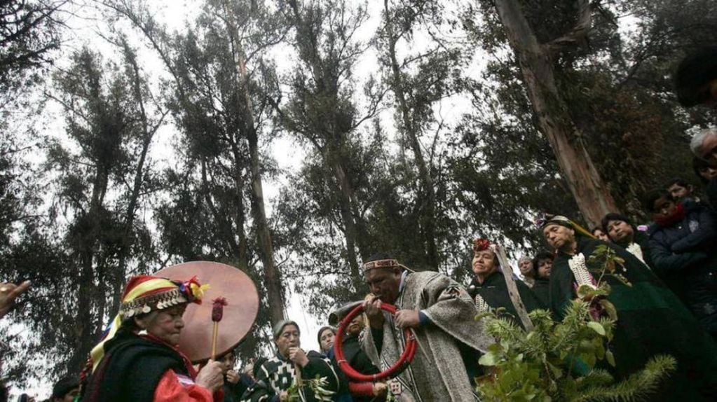 Las ceremonias de las comunidades mapuches en el volcán Lanín.