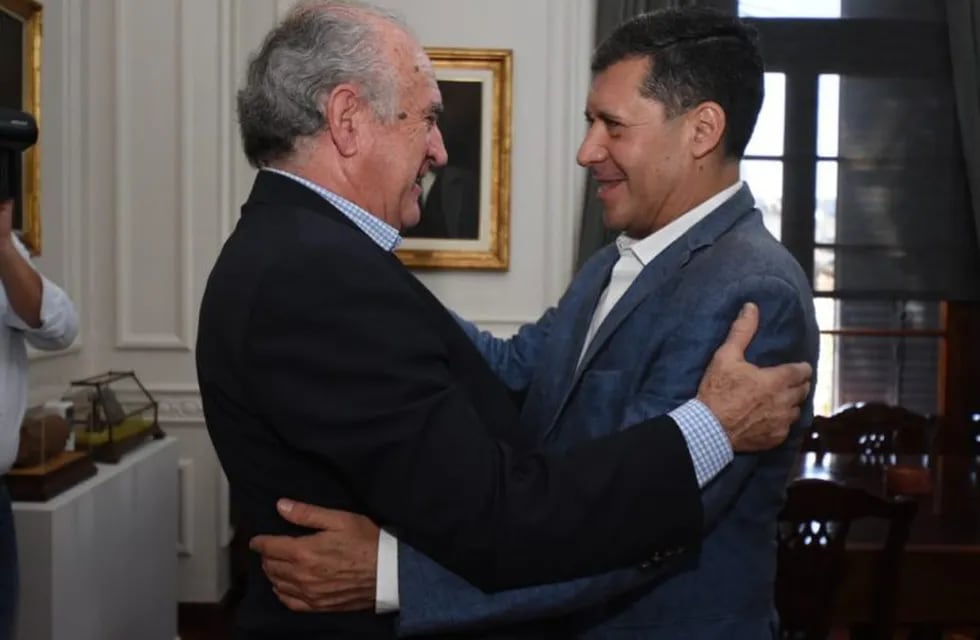 Oscar Parilli visitó al gobernador Casas