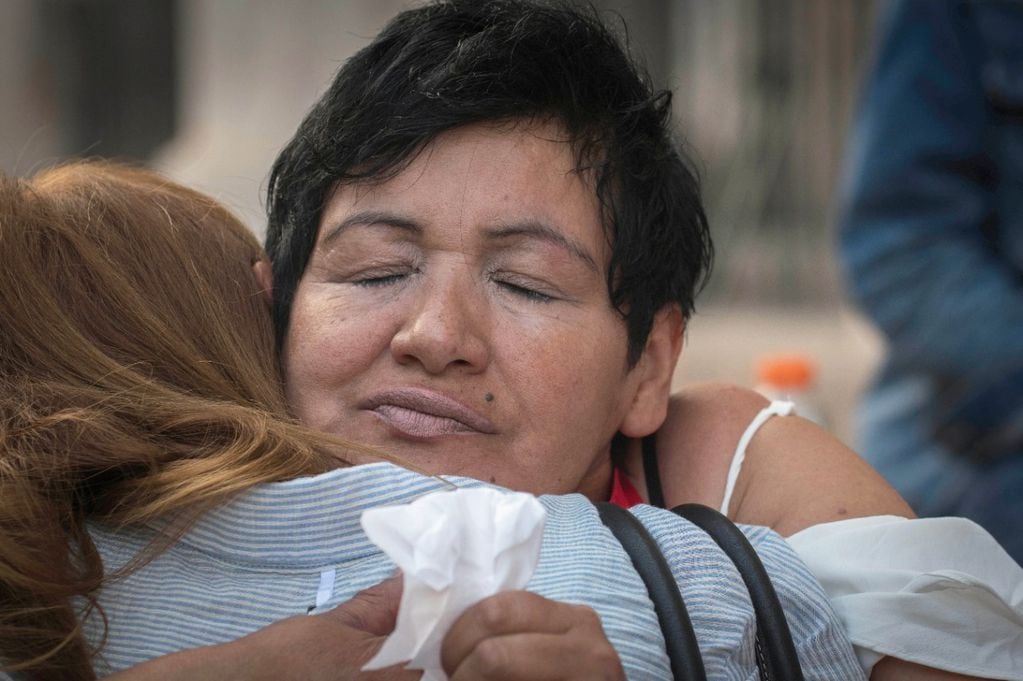 Paola González, la solidaria mujer que se ha convertido en una especie de ángel de la guarda para los niños del Barrio San martín e inmediaciones. Foto: Los Andes. 