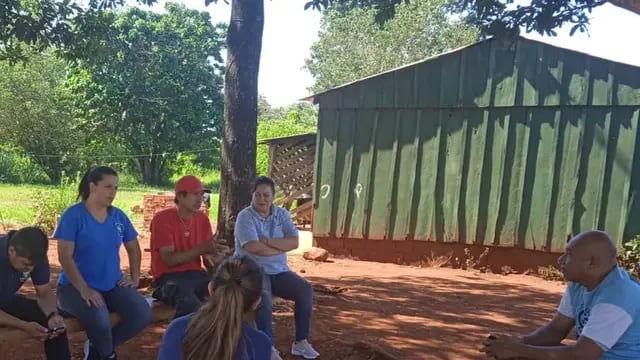 Charlas de concientización sobre conductas ambientales en aldeas guaraníes de Iguazú