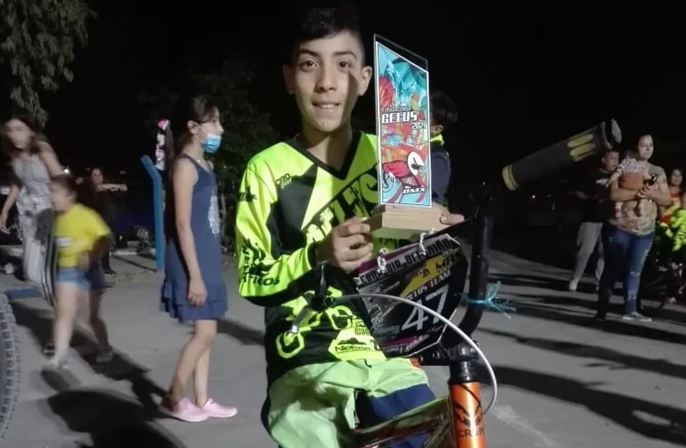 Al chico de 12 años lo empujaron para robarle su bicicleta.