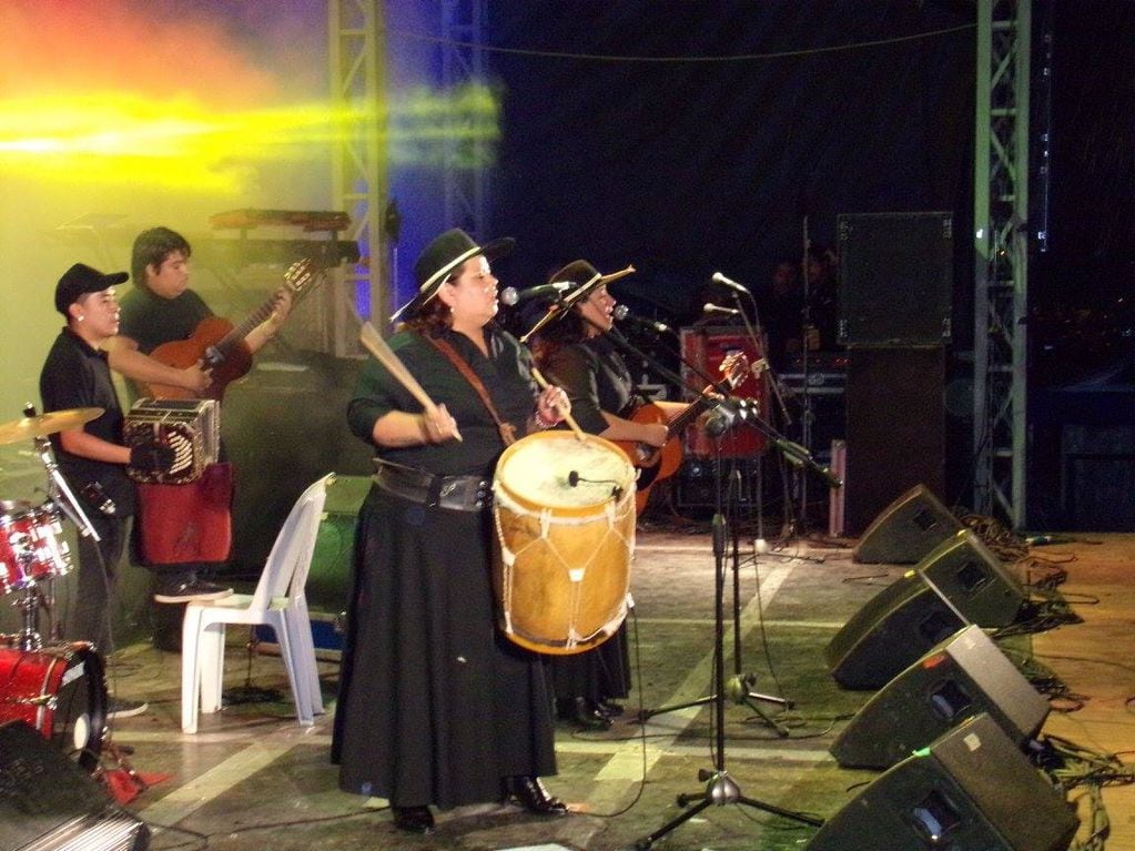 Alma Carpera es uno de los dúos que participarán del Corredor de las Peñas.