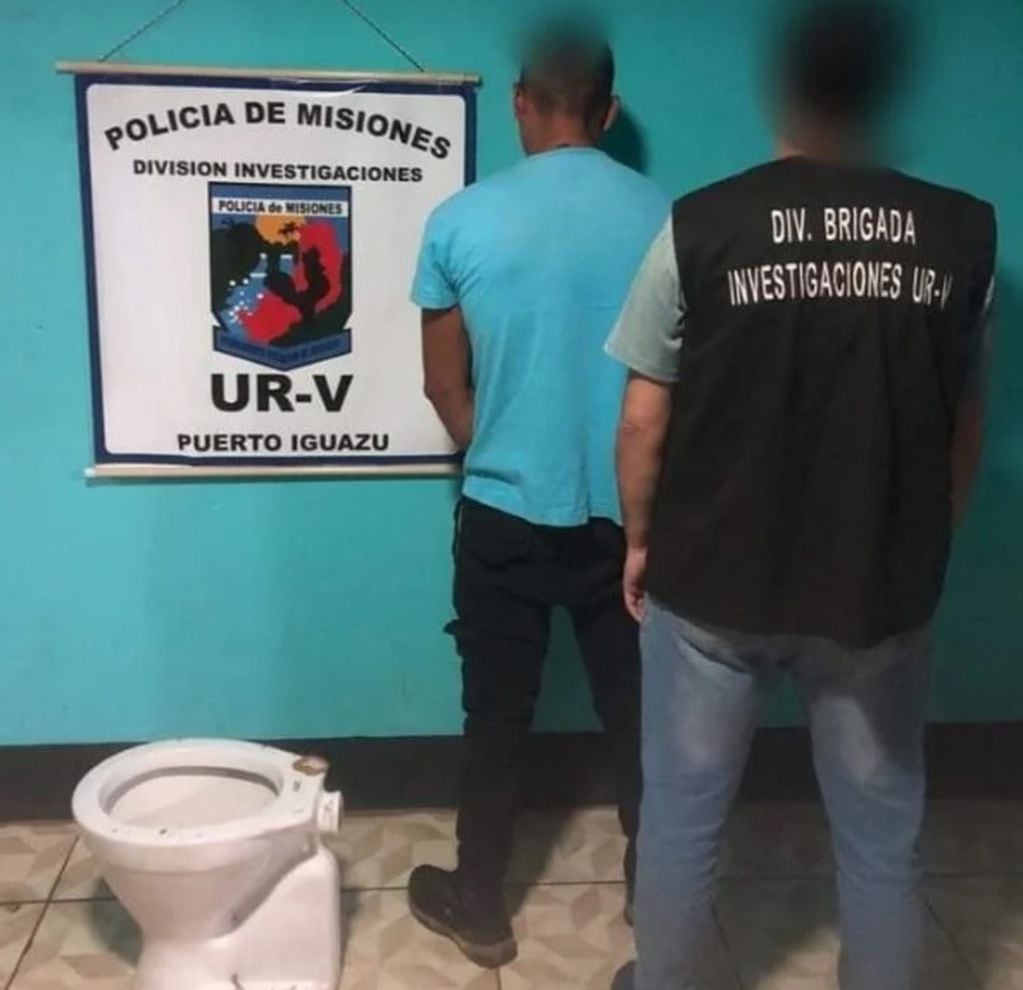 Puerto Iguazú: sustrajo un inodoro usado de una escuela y terminó detenido.
