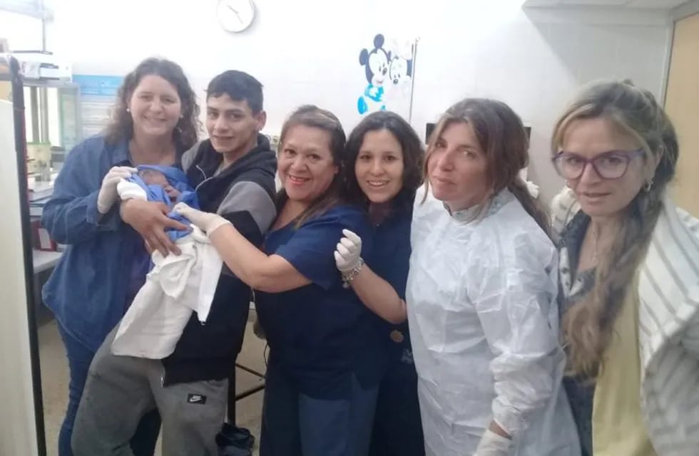 A punto de dar a luz, no llegaba a la maternidad y tuvo a su hijo en un centro de salud (Municipalidad de Rosario)