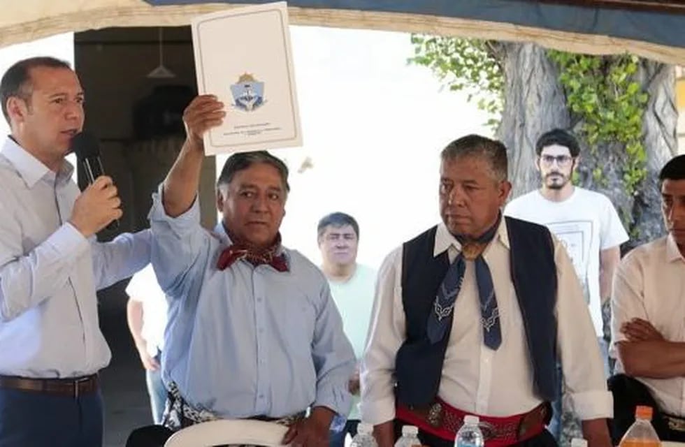 La comunidad mapuche Namuncurá recibió una escritura por más de 15.000 hectáreas.