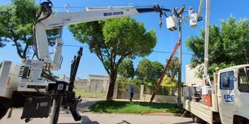 La empresa continúa invirtiendo en obras electroenergéticas para mejorar la prestación del servicio a usuarios de distintas localidades del departamento Castellanos.
