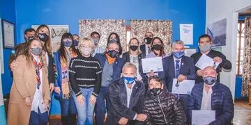 Ushuaia homenajeó a los docentes bicontinentales en su día.