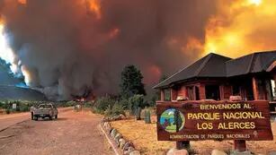 El incendio en el Parque Nacional Los Alerces arrasó 577 hectáreas y temen que avancen las llamas