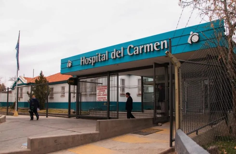 Desde el Hospital del Carmen sostuvieron que llamaron a licitación para el traslado de los servicios de Odontología y Consultorios Externos.