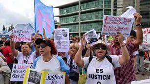 Marcha en pedido de justicia por el crimen de Lucio Dupuy (Foto Clarín)