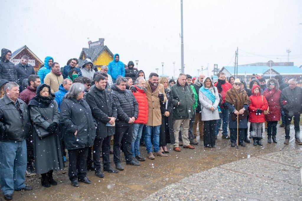 Homenaje a civiles antarticos