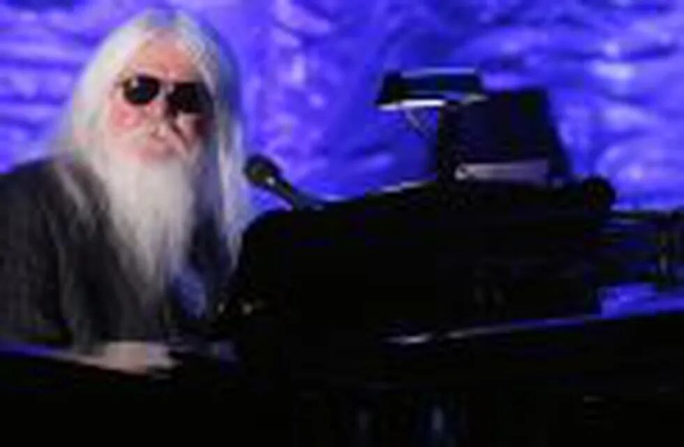 Inductee Leon Russell performs during the Songwriters Hall of Fame awards in New York June 16, 2011.  REUTERS/Lucas Jackson/File Photo