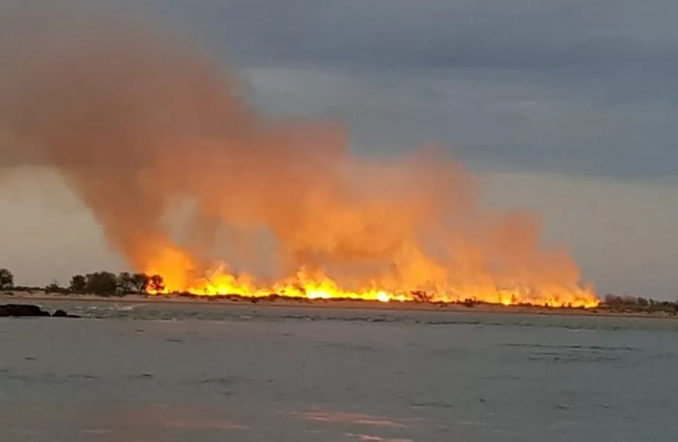 Incendio en Paso de la Patria (Facebook)