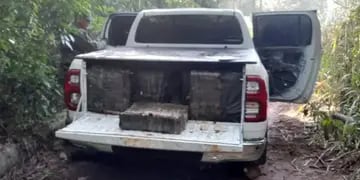 Puerto Esperanza: hallan camioneta abandonada repleta de marihuana