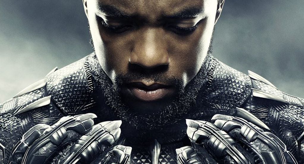 Chadwick Boseman como Black Panther.
