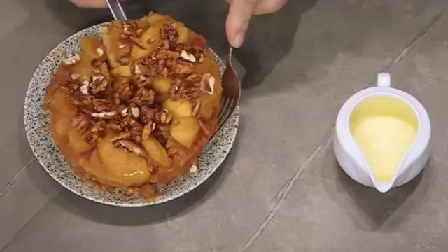 Torta invertida de manzana