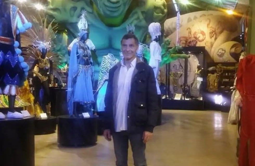 Gustavo Garzón en el Museo del carnaval de Gualeguaychú\nCrédito: Museo Carnaval