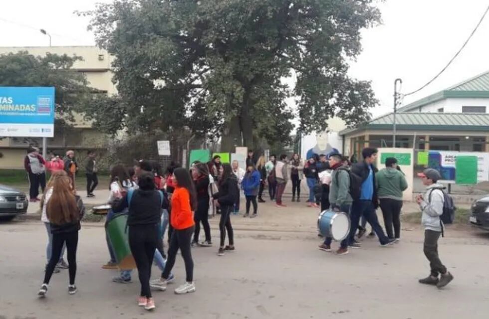 Colegio tomado en Villa el Libertador.