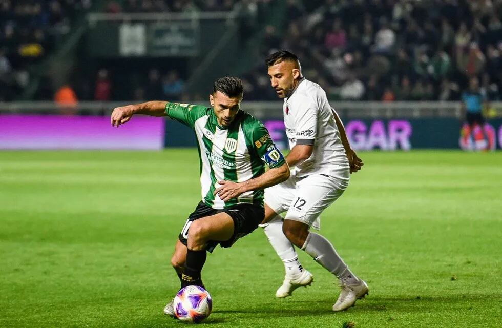 "Wanchope" Ábila se fue expulsado por las protestas del final.