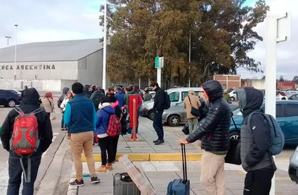 El aeropuerto de Mar del Plata fue evacuado de urgencia por un elemento sospechoso.
