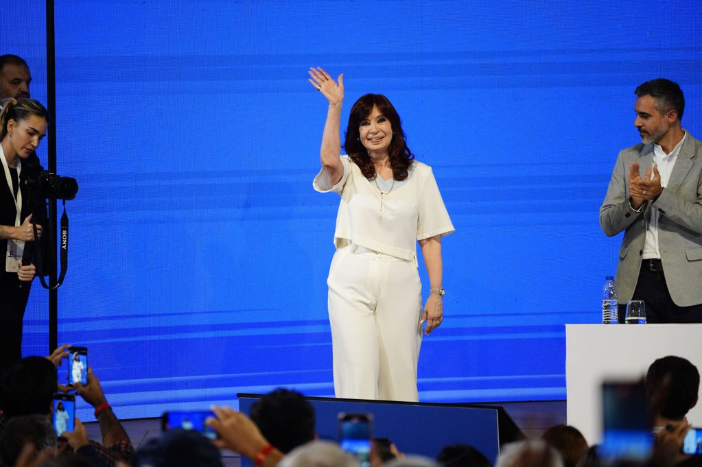 El kirchnerismo busca que Cristina Kirchner defina a un candidato del Frente de Todos. Foro: Clarín.