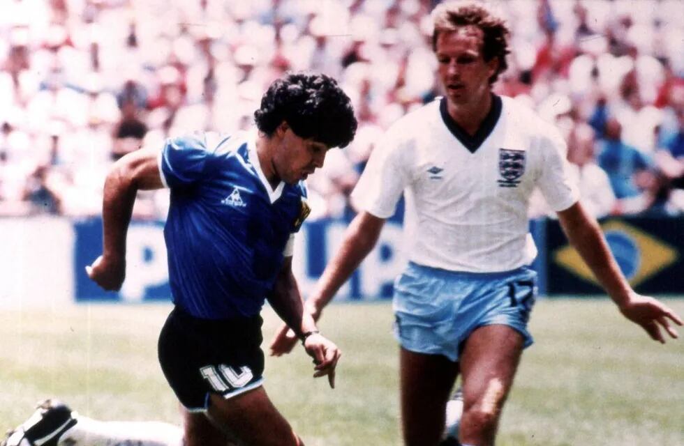 Subastarán la camiseta de Maradona que utilizó contra Inglaterra en México 86.  (AP)