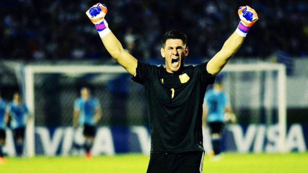 Augusto Batalla con la camiseta de la Selección Argentina en la Sub20