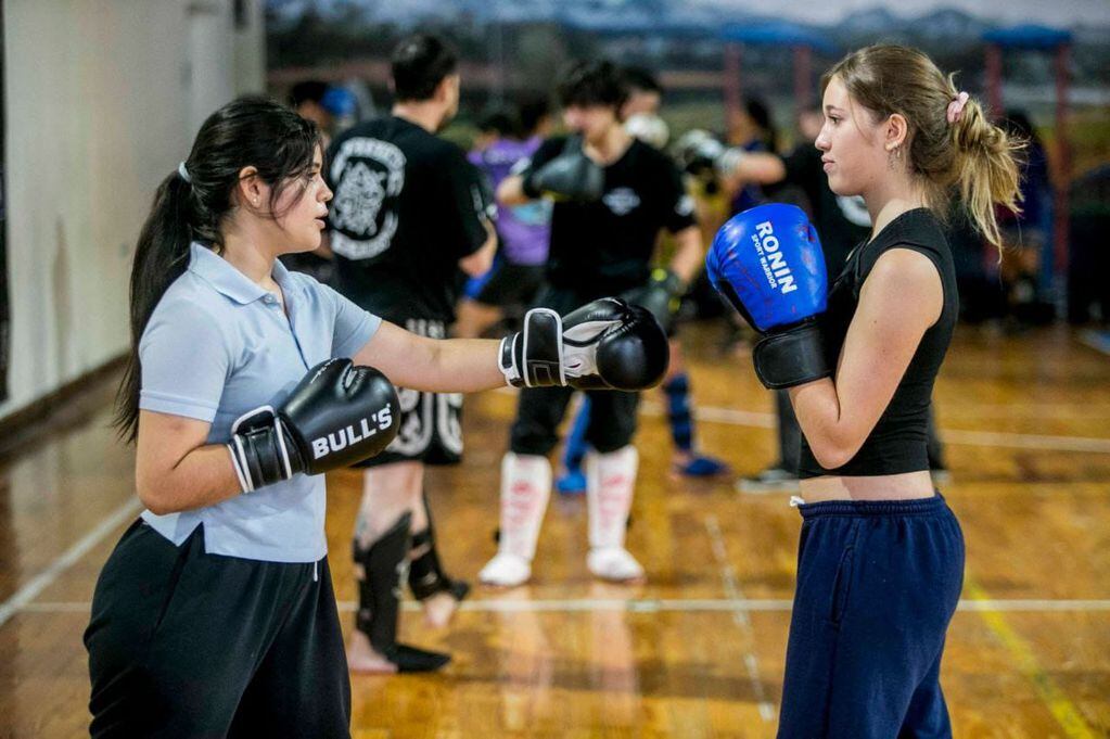 Ushuaia y Río Grande participaron de la clínica abierta de kickboxing