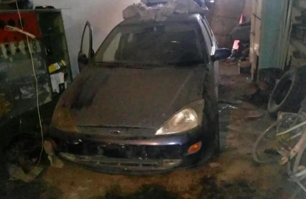 Se trata de un Ford Focus, que hace un año había sido robado en Santa Fe. (Comisaría Primera San Nicolás)