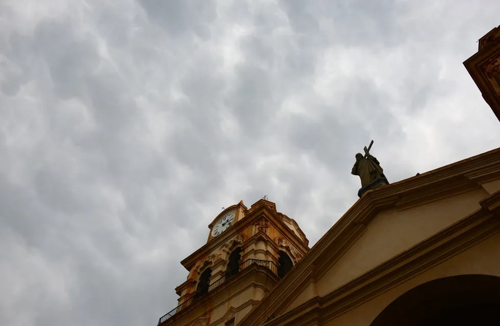 El lunes se anuncia con lluvias y toda la semana será con cielo nublado en Córdoba (José Gabriel Hernández).