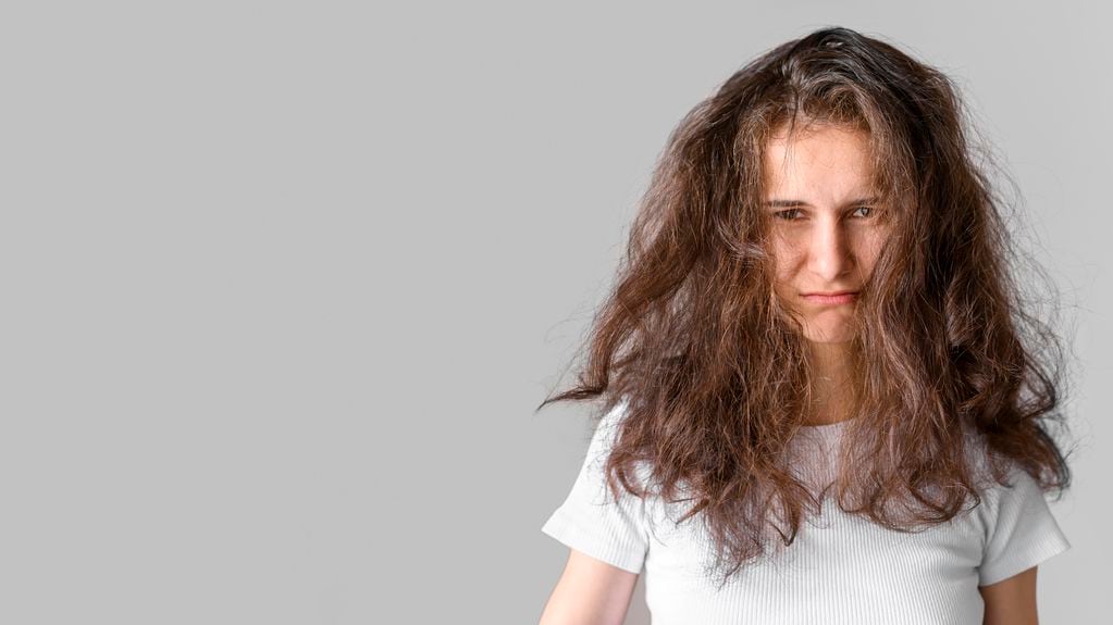 ¿Cómo tratar la humedad y lucir bonito el cabello?
