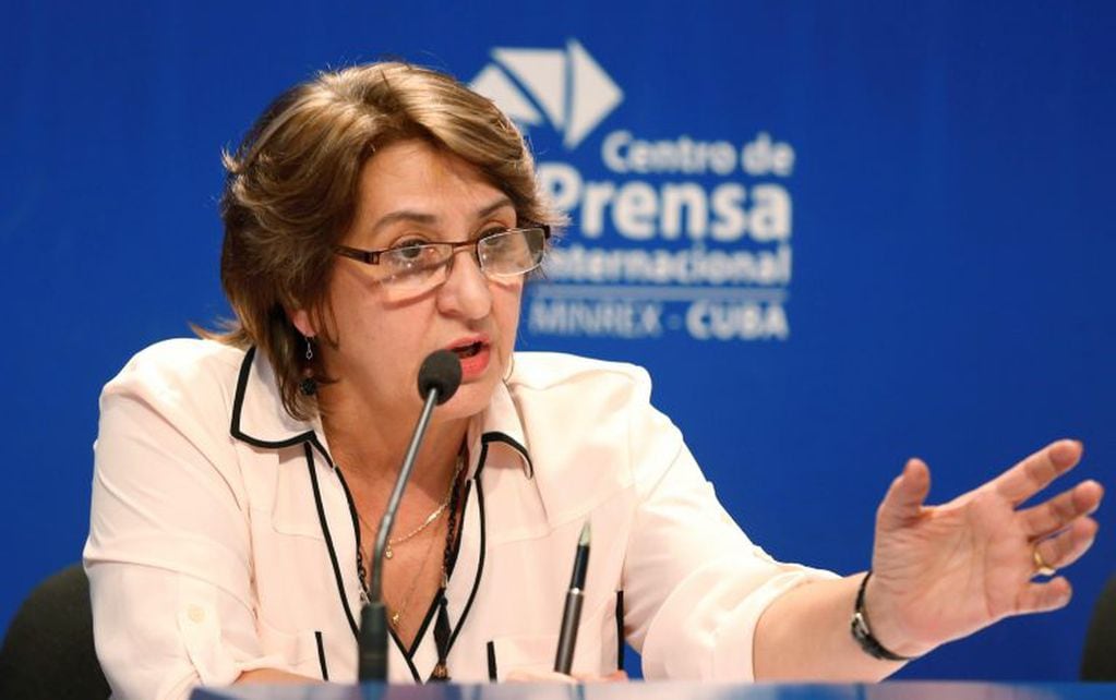La presidenta de la Comisión Electoral Nacional, Alina Balseiro, ofrece una rueda de prensa en La Habana. El proyecto de nueva Constitución de Cuba, que sustituye a la vigente desde 1976, fue respaldado por el 86,8 % de los votantes.