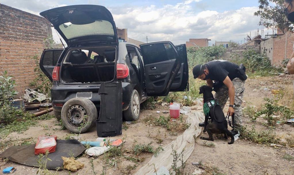 Tres allanamientos -dos en domicilios ubicados en San Pedro y San Salvador de Jujuy, y uno en Orán (Salta)-, dieron lugar al secuestro de dos autos y cuatro motos.
