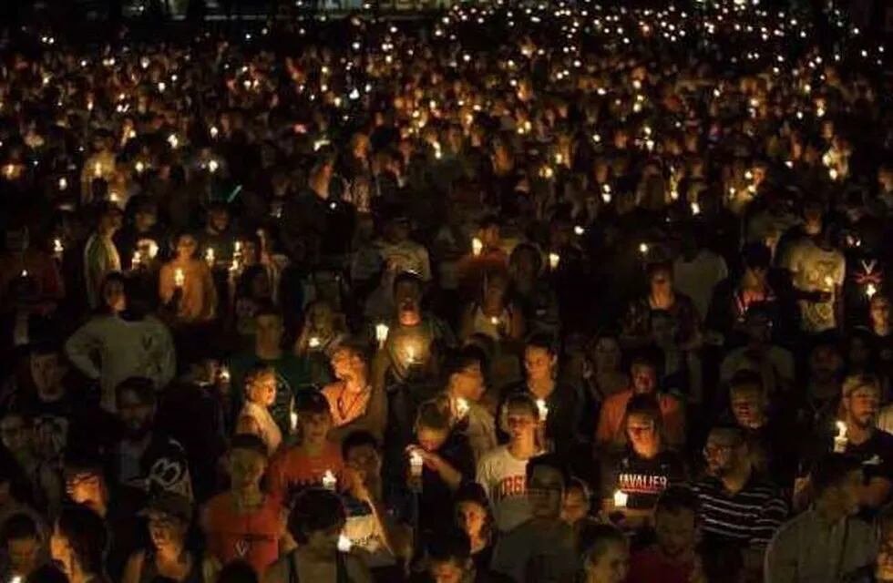 Velas en contra del tarifazo.