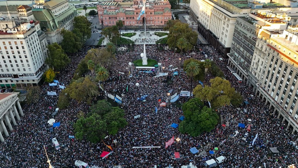 La Marcha Federal Universitaria en la ciudad de Buenos Aires convocó a cientos de miles de personas.