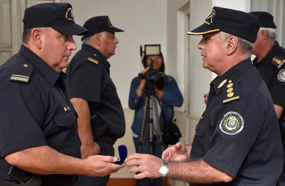 POLICÍA DE ESTABLECIMIENTOS NAVALES