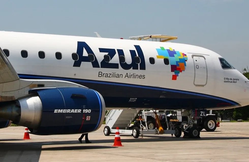 Los nuevos vuelos de Azul serán operados por aviones Embraer 190. (Archivo)