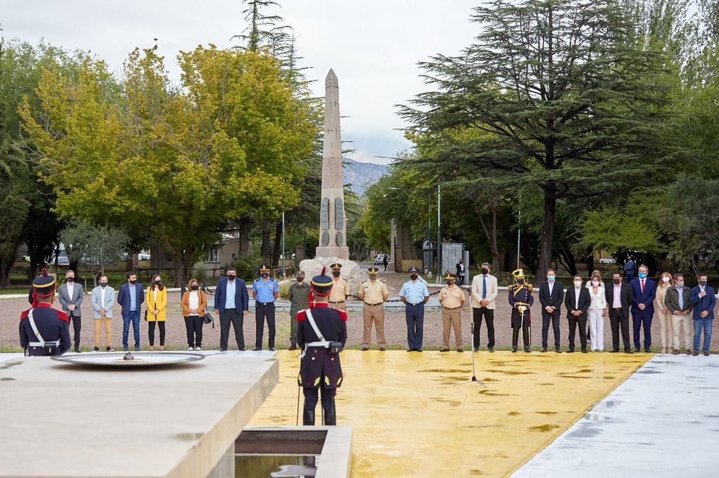 Emotivo homenaje al Libertador en El Plumerillo por el 150 aniversario de Las Heras. 
