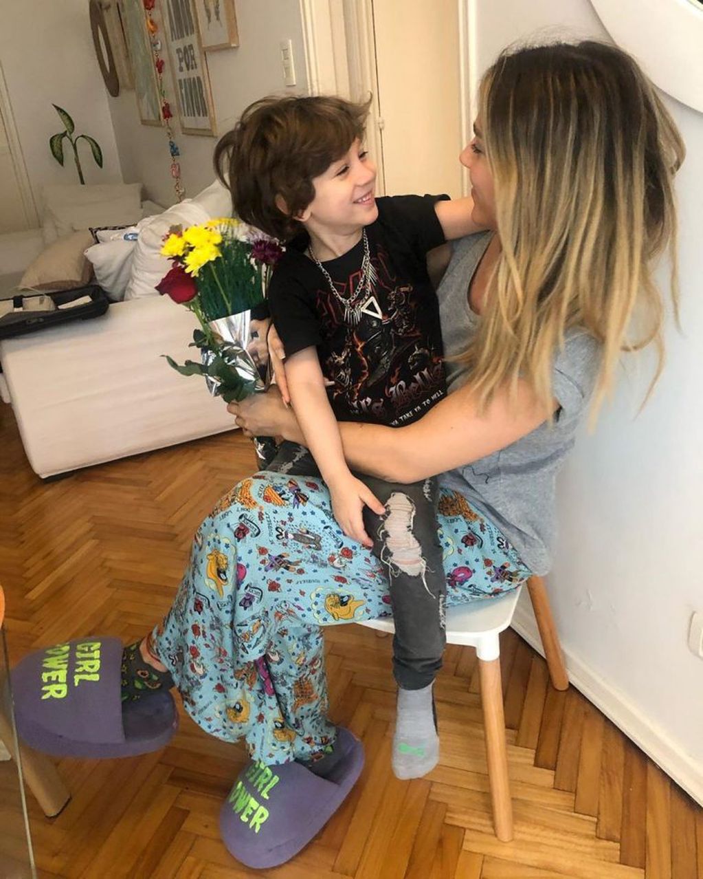 Morrison sorprendió a Jimena Barón con un ramo de flores y ella le dedicó un tierno mensaje en Instagram (Foto: Instagram/ @baronjimena)