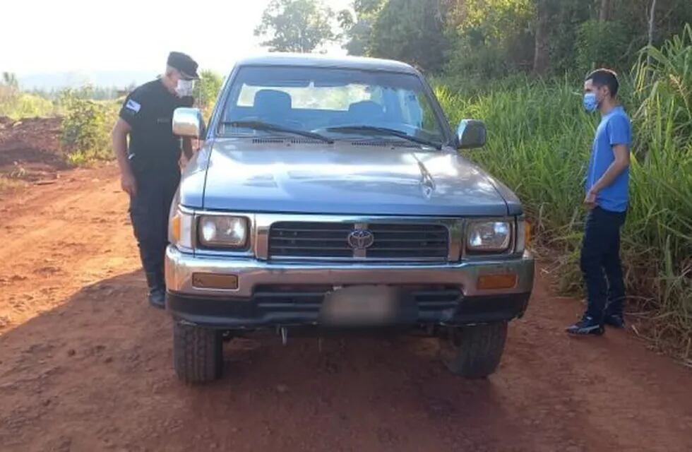 Camioneta robada fue recuperada en Puerto Esperanza.
